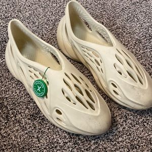 Yeezy Foam Runner “Desert Sand”